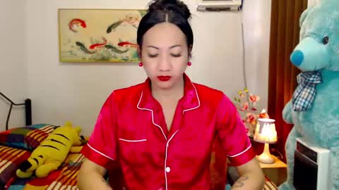 Snapshot of queenmistressts chatting on May 2026 08:44:02 AM QUEEN online show from May 2026 08:44:02 AM