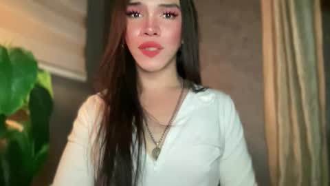 QUEEN online show from April 2026 12:02:02 AM