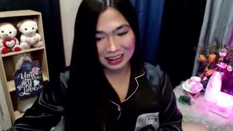 Mikka online show from December 2025 04:12:02 PM