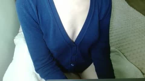 Snapshot of queenoftenderness chatting on February 2026 08:27:01 PM queenoftenderness online show from February 2026 08:27:01 PM