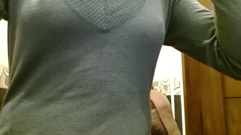 Snapshot of queenoftenderness chatting on February 2026 08:42:02 PM queenoftenderness online show from February 2026 08:42:02 PM