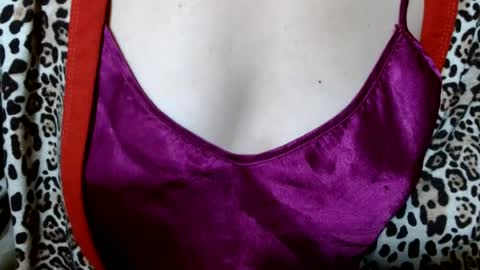 Snapshot of queenoftenderness chatting on July 2026 06:45:01 PM queenoftenderness online show from July 2026 06:45:01 PM