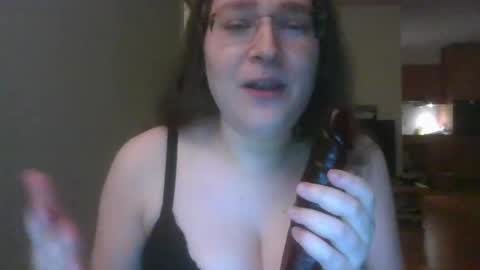queenofthenights online show from June 2026 10:14:02 PM