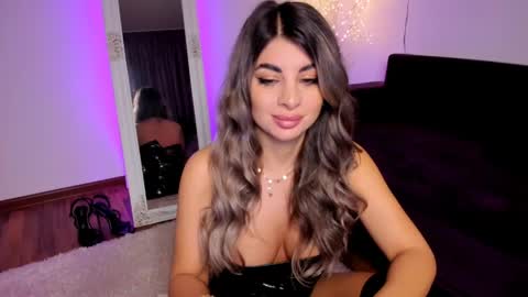 Snapshot of queenofyouredreams chatting on May 2026 11:53:01 PM Queennofyuredreams online show from May 2026 11:53:01 PM