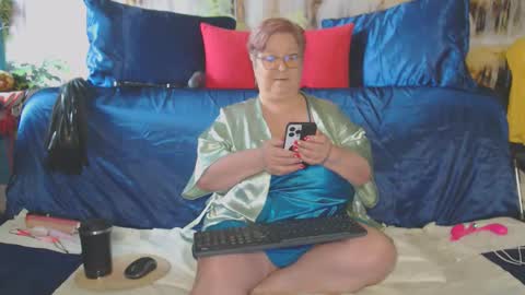 Snapshot of queenpammy chatting on April 2026 06:28:02 AM QueenPammy online show from April 2026 06:28:02 AM