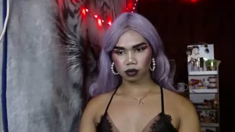 queenpinayebony_xx online show from April 2026 03:50:02 PM