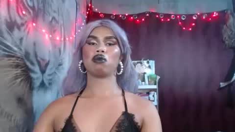 Snapshot of queenpinayebony_xx chatting on April 2026 01:07:01 PM queenpinayebony_xx online show from April 2026 01:07:01 PM