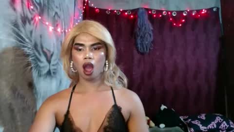Snapshot of queenpinayebony_xx chatting on April 2026 02:20:01 PM queenpinayebony_xx online show from April 2026 02:20:01 PM