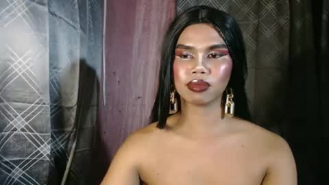 Snapshot of queenpinayebony_xx chatting on May 2026 02:02:01 PM queenpinayebony_xx online show from May 2026 02:02:01 PM