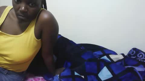 Snapshot of queensassy38 chatting on May 2026 05:45:02 AM Sassy online show from May 2026 05:45:02 AM