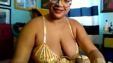 Snapshot of queensquirtntwerk chatting on February 2026 03:21:01 PM Queen Hilarity online show from February 2026 03:21:01 PM