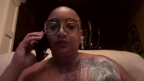 Snapshot of queensquirtntwerk chatting on February 2026 02:01:02 AM Queen Hilarity online show from February 2026 02:01:02 AM