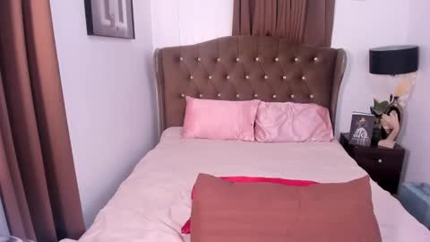 queenshasha and nathalie online show from January 2025 03:34:02 AM