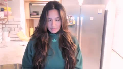 Val  -  online show from December 2024 02:58:01 AM