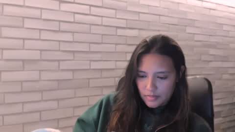 Val  -  online show from December 2024 06:03:02 AM