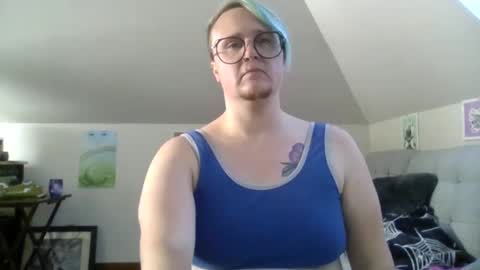 Snapshot of queerlyjaz chatting on September 2025 11:41:02 PM queerlyjaz online show from September 2025 11:41:02 PM