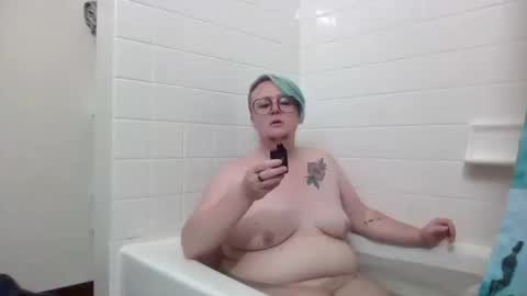 Snapshot of queerlyjaz chatting on October 2025 11:25:02 PM queerlyjaz online show from October 2025 11:25:02 PM