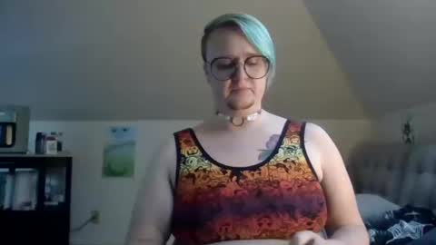 Snapshot of queerlyjaz chatting on October 2025 11:04:01 PM queerlyjaz online show from October 2025 11:04:01 PM