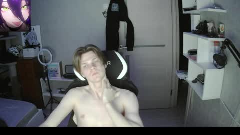 Snapshot of quiet_sh chatting on April 2026 10:11:02 PM quiet_sh online show from April 2026 10:11:02 PM