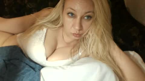 Snapshot of qwertyuio71919 chatting on June 2026 01:41:02 AM qwertyui online show from June 2026 01:41:02 AM