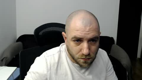 R0bila online show from May 2026 07:08:01 PM