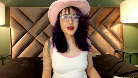 Snapshot of rache_roth chatting on June 2026 10:19:01 AM Rachel online show from June 2026 10:19:01 AM