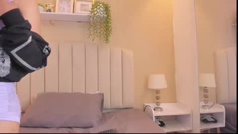 Rachel Donnelly online show from December 2025 03:13:01 AM