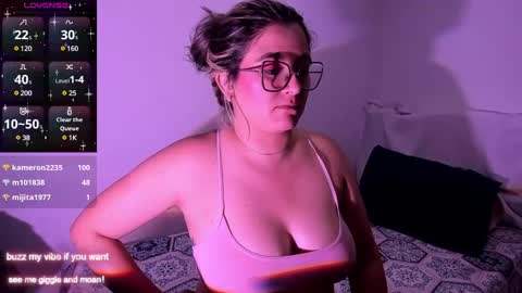 Snapshot of rachel_fo chatting on January 2025 11:43:01 PM Rachel Foss online show from January 2025 11:43:01 PM