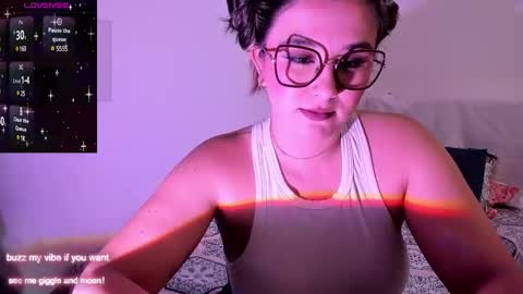 Snapshot of rachel_fo chatting on January 2025 09:50:01 PM Rachel Foss online show from January 2025 09:50:01 PM
