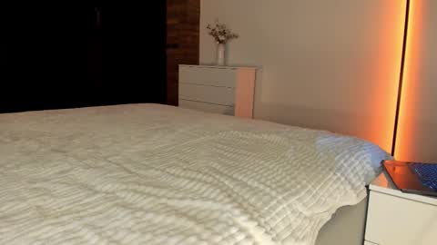 Sherryl online show from November 2025 06:34:01 PM