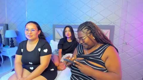 Snapshot of rachelleevans chatting on December 2025 01:10:01 AM Rachell online show from December 2025 01:10:01 AM