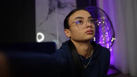 Ann online show from December 2025 05:12:02 AM