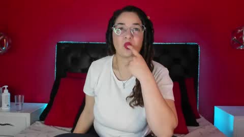 Snapshot of radiant_sapphire chatting on December 2024 02:17:01 PM radiant_sapphire online show from December 2024 02:17:01 PM