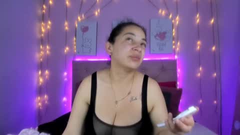 Snapshot of radiant_sapphire chatting on February 2025 02:28:02 AM radiant_sapphire online show from February 2025 02:28:02 AM