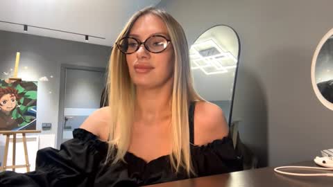 Snapshot of raeannschemmer chatting on February 2026 02:33:01 PM Mila online show from February 2026 02:33:01 PM