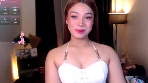 Snapshot of raeganclinton chatting on May 2026 12:19:01 AM raeganclinton online show from May 2026 12:19:01 AM