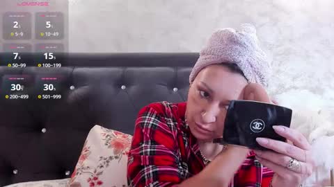 Snapshot of raelledarkstar chatting on February 2026 11:47:02 AM raelledarkstar online show from February 2026 11:47:02 AM