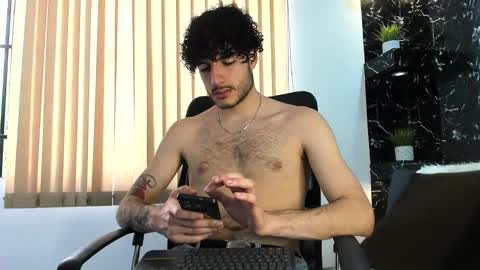 R A F A E L online show from November 2025 09:02:01 PM