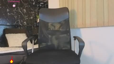 Snapshot of rafael_mendez chatting on June 2026 12:32:02 AM R A F A E L online show from June 2026 12:32:02 AM