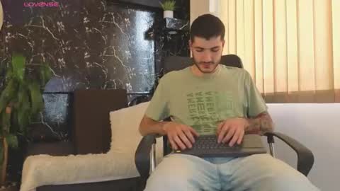 Snapshot of rafael_mendez chatting on June 2026 07:26:01 PM R A F A E L online show from June 2026 07:26:01 PM