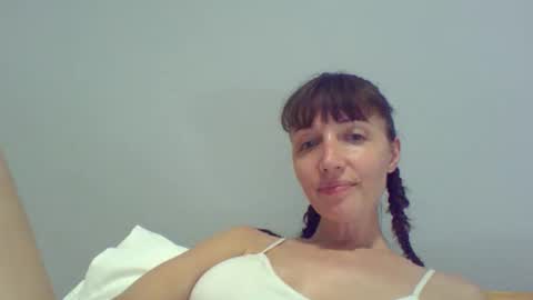 Rafaella online show from June 2026 03:33:01 PM