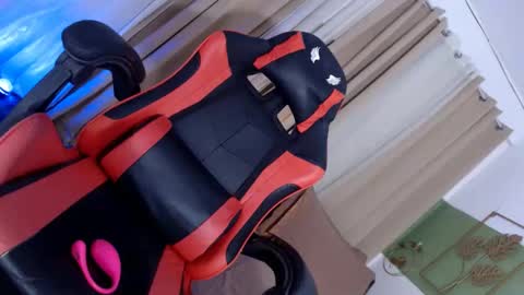 itsmeRailey online show from December 2024 07:10:01 PM