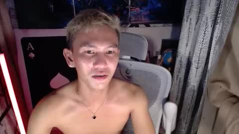 ralfhuge24 online show from April 2026 01:42:02 PM