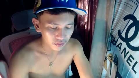 Snapshot of ralfhuge24 chatting on June 2026 12:02:01 AM ralfhuge24 online show from June 2026 12:02:01 AM