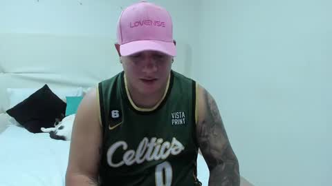 Snapshot of randall_maddox chatting on February 2025 04:57:02 PM randall_maddox online show from February 2025 04:57:02 PM