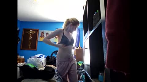 Snapshot of randcandy77 chatting on February 2025 07:38:01 PM Randcandy77 online show from February 2025 07:38:01 PM