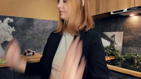 Katie online show from January 2025 10:17:02 AM