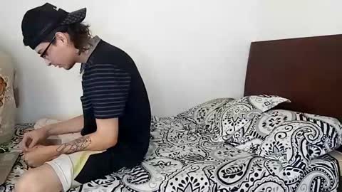 Snapshot of rangel_sex chatting on February 2025 04:37:02 PM Rangel and Lola online show from February 2025 04:37:02 PM