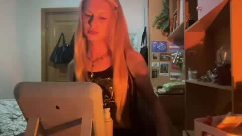 Snapshot of ranya_may chatting on June 2026 07:39:02 PM Ranya online show from June 2026 07:39:02 PM