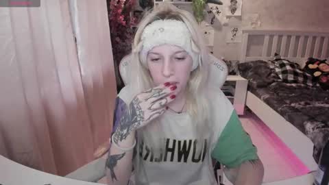 Snapshot of rapunzel_cute chatting on October 2025 01:34:01 PM Rapunzel online show from October 2025 01:34:01 PM